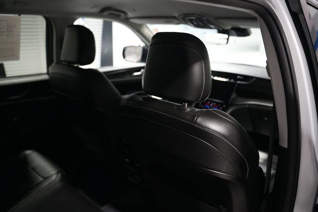 Used 2023 Jeep Grand Cherokee Limited w/ Luxury Tech Group II AWD/4WD image 20