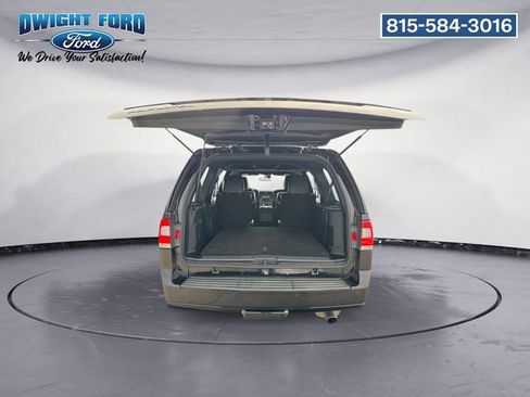 Used 2017 Lincoln Navigator Select image 18