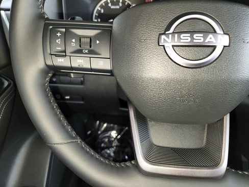 Used 2026 Nissan Rogue SV FWD image 24