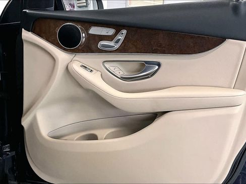 Used 2016 Mercedes-Benz GLC 300 4MATIC image 26