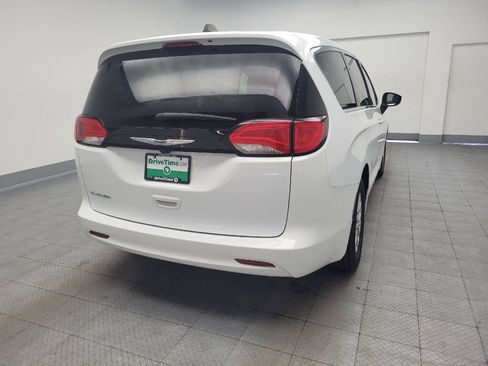 Used 2023 Chrysler Voyager LX FWD image 7