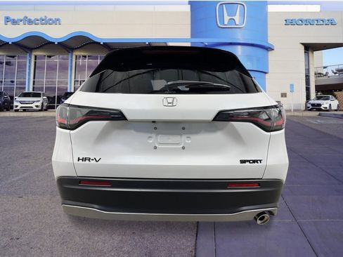 New 2026 Honda HR-V Sport image 4