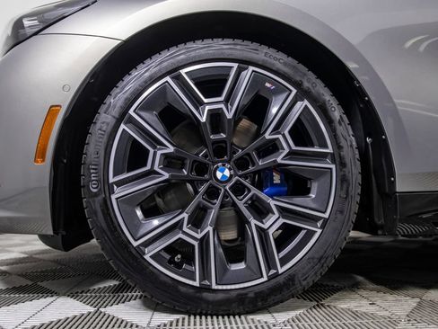Used 2025 BMW 530i w/ M Sport Package RWD image 37