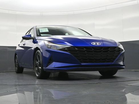 Used 2023 Hyundai Elantra SEL FWD image 29