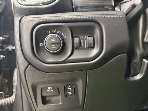 Used 2022 RAM 1500 Limited w/ Body Color Bumper Group AWD/4WD image 23