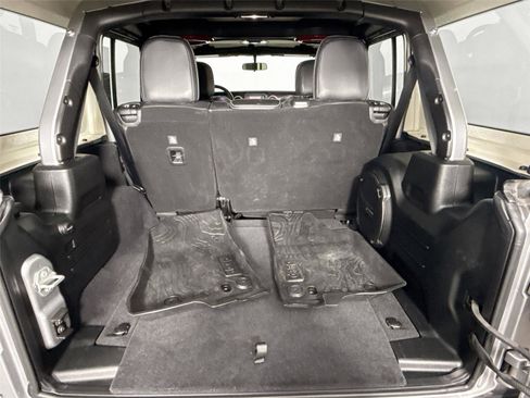Used 2020 Jeep Wrangler Willys image 39