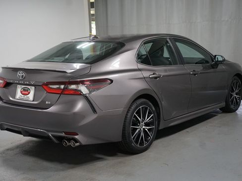 Certified 2023 Toyota Camry SE FWD image 9