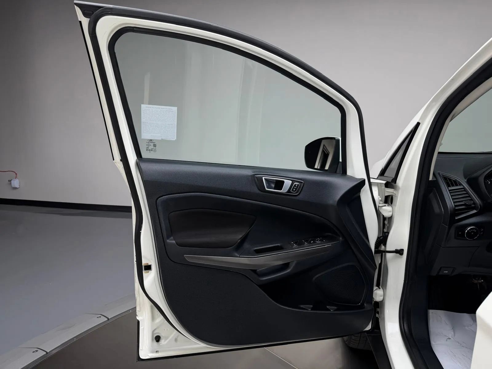 Used 2019 Ford EcoSport SE w/ SE Convenience Package FWD image 22