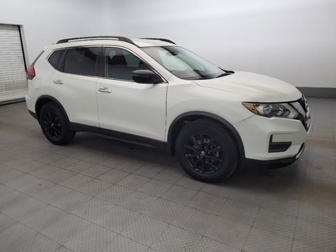 Used 2017 Nissan Rogue SV w/ Midnight Edition Package image 11