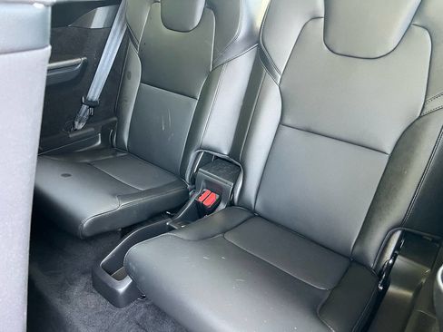 Used 2020 Volvo XC90 T5 Momentum w/ Protection Package Premier image 21