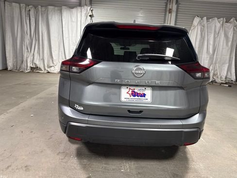 Used 2025 Nissan Rogue SV FWD image 6