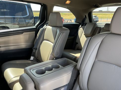 Used 2022 Honda Odyssey EX-L image 7