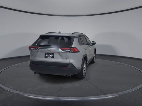 Used 2025 Toyota RAV4 XLE AWD/4WD image 15