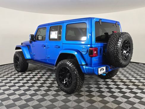 Used 2023 Jeep Wrangler Unlimited Sahara AWD/4WD image 5