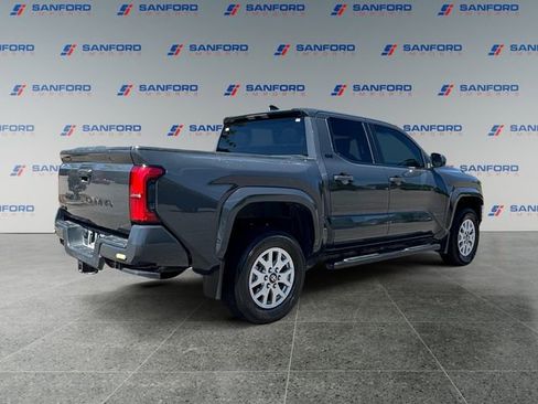 Used 2024 Toyota Tacoma SR5 AWD/4WD image 5
