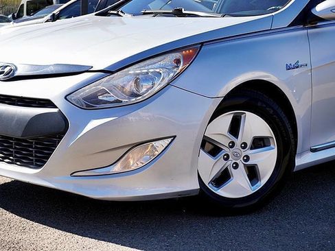 Used 2012 Hyundai Sonata Base 4dr Sedan w/ Leather Pkg image 4