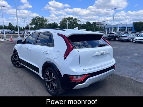 Used 2023 Kia Niro EX Touring FWD image 5