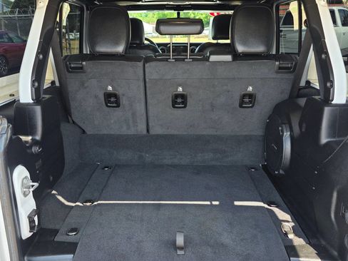 Used 2021 Jeep Wrangler Unlimited Sahara w/ Cold Weather Group AWD/4WD image 11