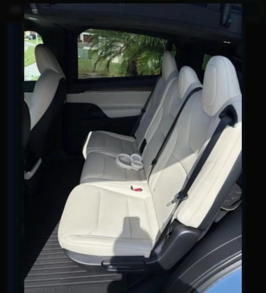 Used 2026 Tesla Model X AWD/4WD image 3
