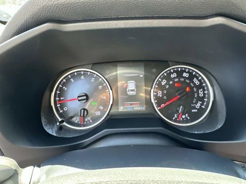 Used 2022 Toyota RAV4 XLE image 27