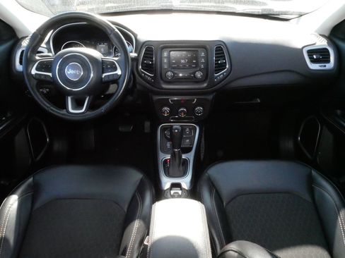 Used 2018 Jeep Compass Latitude AWD/4WD image 10