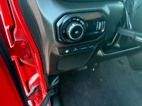 Used 2023 Jeep Wrangler Sahara image 12