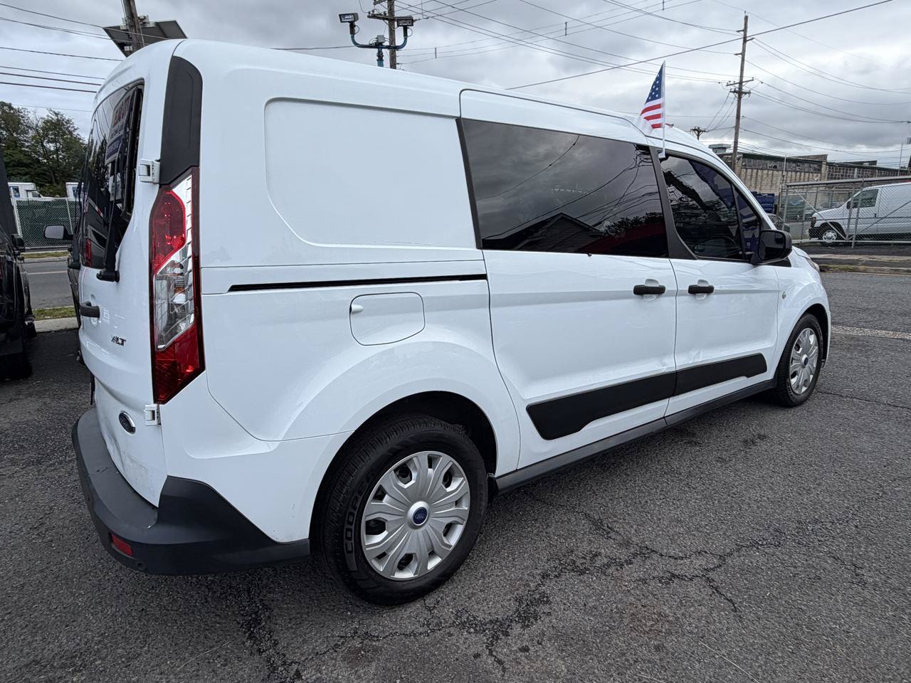 Used 2023 Ford Transit Connect XLT FWD image 13