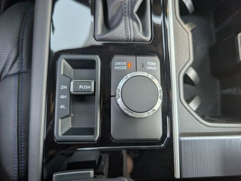 Used 2024 Toyota Tundra Platinum AWD/4WD image 27
