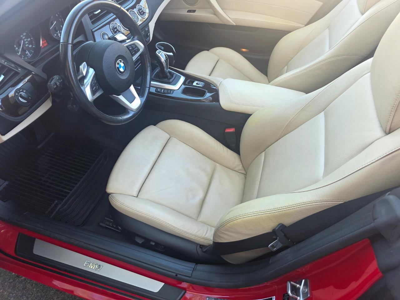 Used 2010 BMW Z4 sDrive35i RWD image 38