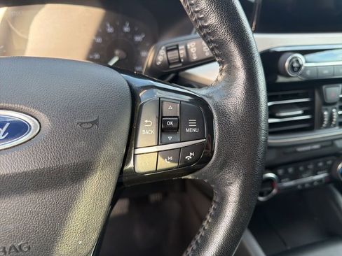 Used 2021 Ford Escape SEL image 9