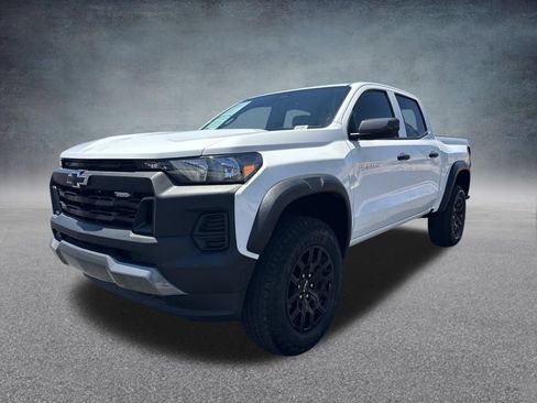 Used 2025 Chevrolet Colorado Trail Boss AWD/4WD image 8