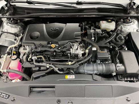 Used 2020 Toyota Camry XLE image 31