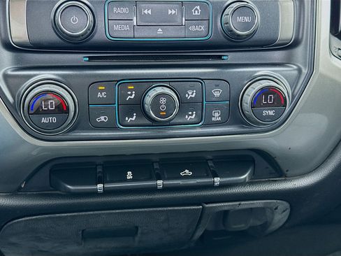 Used 2018 Chevrolet Silverado 1500 LT w/ All Star Edition RWD image 12
