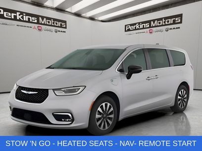 Used 2024 Chrysler Pacifica Limited