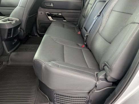 Used 2025 Toyota Tundra Limited AWD/4WD image 27