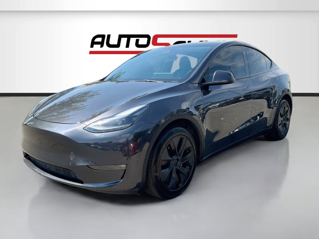 Used 2024 Tesla Model Y Long Range AWD/4WD image 3