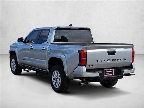 Used 2025 Toyota Tacoma SR5 AWD/4WD image 8