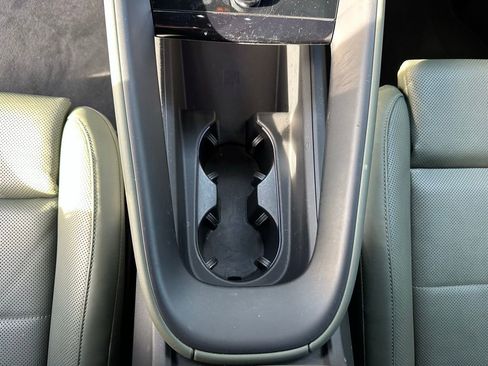 Used 2025 Porsche Macan 4S Electric image 26