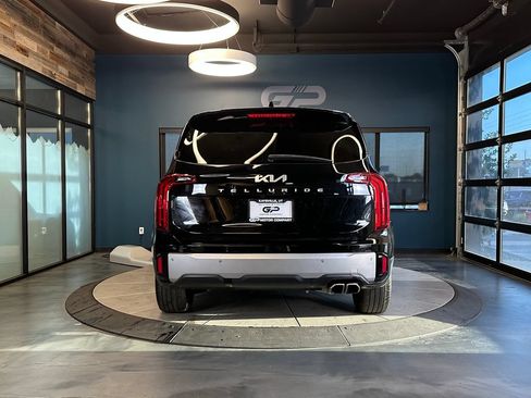 Used 2023 Kia Telluride S AWD/4WD image 4