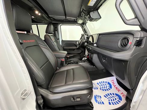 Used 2025 Jeep Wrangler Unlimited Rubicon w/ Convenience Group image 9