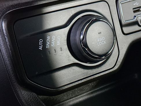 Used 2021 Jeep Renegade Latitude image 26