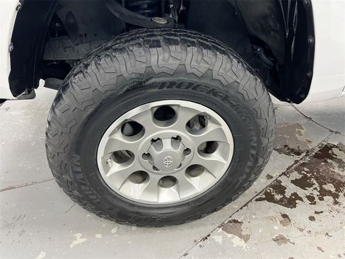 Used 2020 Toyota Tacoma SR5 image 25