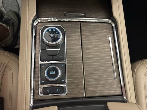 Used 2023 Ford Expedition Max Limited AWD/4WD image 36