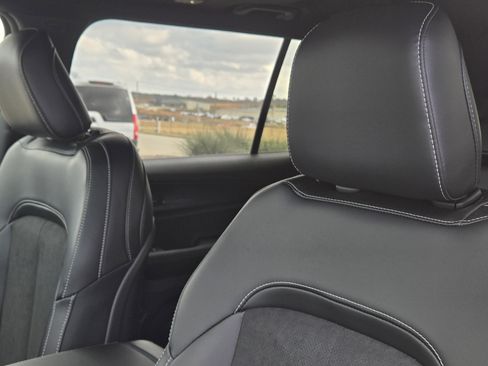 New 2025 Jeep Grand Cherokee L Altitude image 12