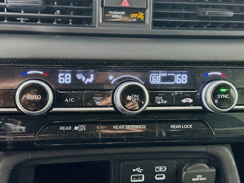 Used 2023 Honda Pilot Touring image 21