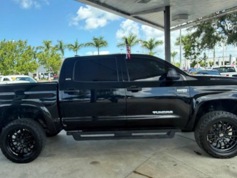 Used 2021 Toyota Tundra SR5 w/ SR5 Leather Package RWD image 4