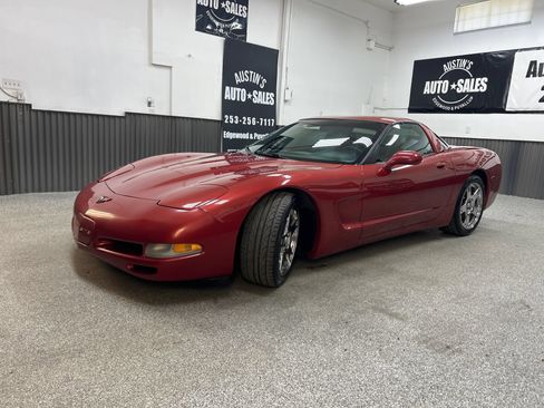 Used 1998 Chevrolet Corvette Coupe w/ Memory Pkg RWD image 3