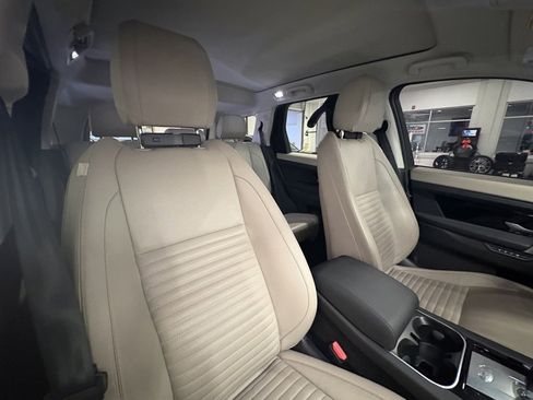 Used 2020 Land Rover Discovery Sport SE image 26