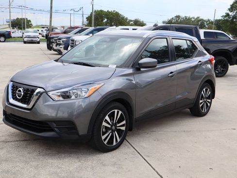 Used 2018 Nissan Kicks SV FWD image 5