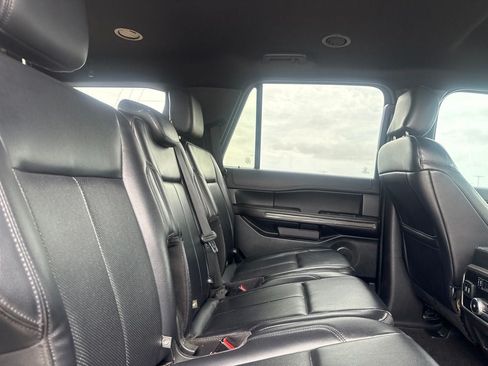 Used 2019 Ford Expedition XLT w/ Equipment Group 201A RWD image 32